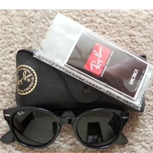 Super trendy Ray Ban Highstreet Rounded Wayfarers
